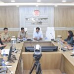 कलेक्टर की अध्यक्षता में जिला स्तरीय सड़क सुरक्षा समिति की बैठक आयोजित,सार्वजनिक सड़को पर भारी वाहनो के संबंध में निर्देश