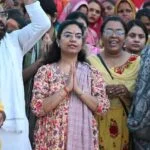 रामेश्वर धाम त्रिवेणी संगम पर भव्य गंगा दशहरा उत्सव का आयोजन संगम पर पूजन एवं दीपदान के साथ हुई महाआरती चुनरी चढ़ाई गंगा मैया के जयघोष से गूंज उठा वातावरण