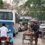 उदाकिशुनगंज नगर परिषद की बाजार की सड़क पर हर रोज लगती हैं जाम