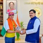 रायसेन की बेटी अंजना यादव ने फतह किया माउंट एवरेस्ट, भोपाल निवास पर दी गई बधाई