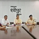 मॉडल सड़क निर्माण में देरी पर कलेक्टर सख्त, समय-सीमा में कार्य पूर्ण न होने पर कार्रवाई की चेतावनी,प्राकृतिक आपदा संबंधी प्रकरणों का त्वरित निराकरण सुनिश्चित करें – कलेक्टर
