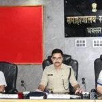 बक्सर न्यूज़: डीएम साहिला की सख्त कार्रवाई, बैठक से नदारद 4 अधिकारियों को ‘शो-कॉज’, ट्रैफिक और अतिक्रमण पर दिए कड़े निर्देश
