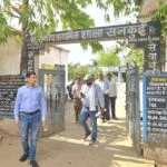 जनपद सीईओ ढीमरखेड़ा श्री कोरी ने विद्यालयों और अपूर्ण आवासों का औचक निरीक्षण कर लिया जायजा,शिक्षकों से उपस्थिति बढ़ाने और हितग्राहियों से आवास पूर्ण कराने किया संवाद, दिए निर्देश