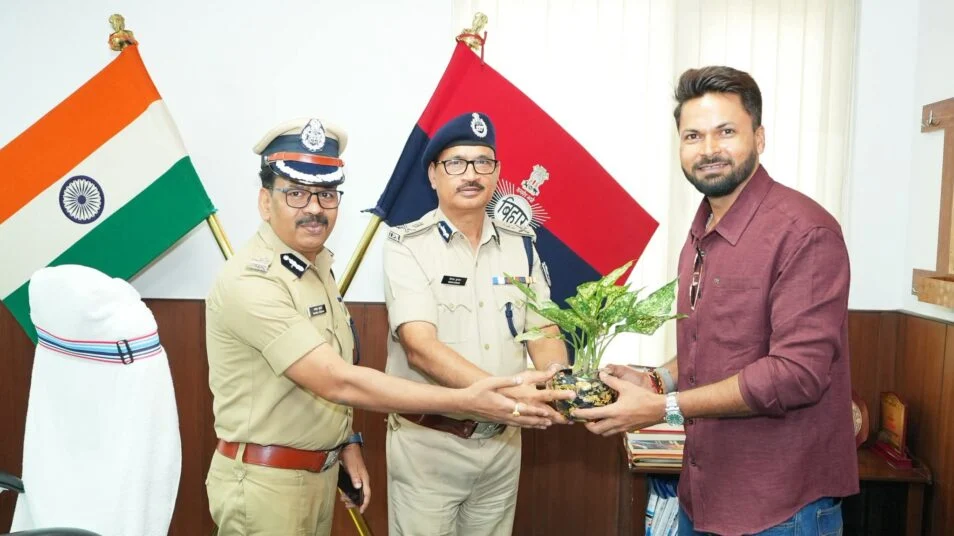 Cricketers Mukesh Kumar and Akash Deep receive a grand welcome from the Bihar Police; appointed as DSPs.